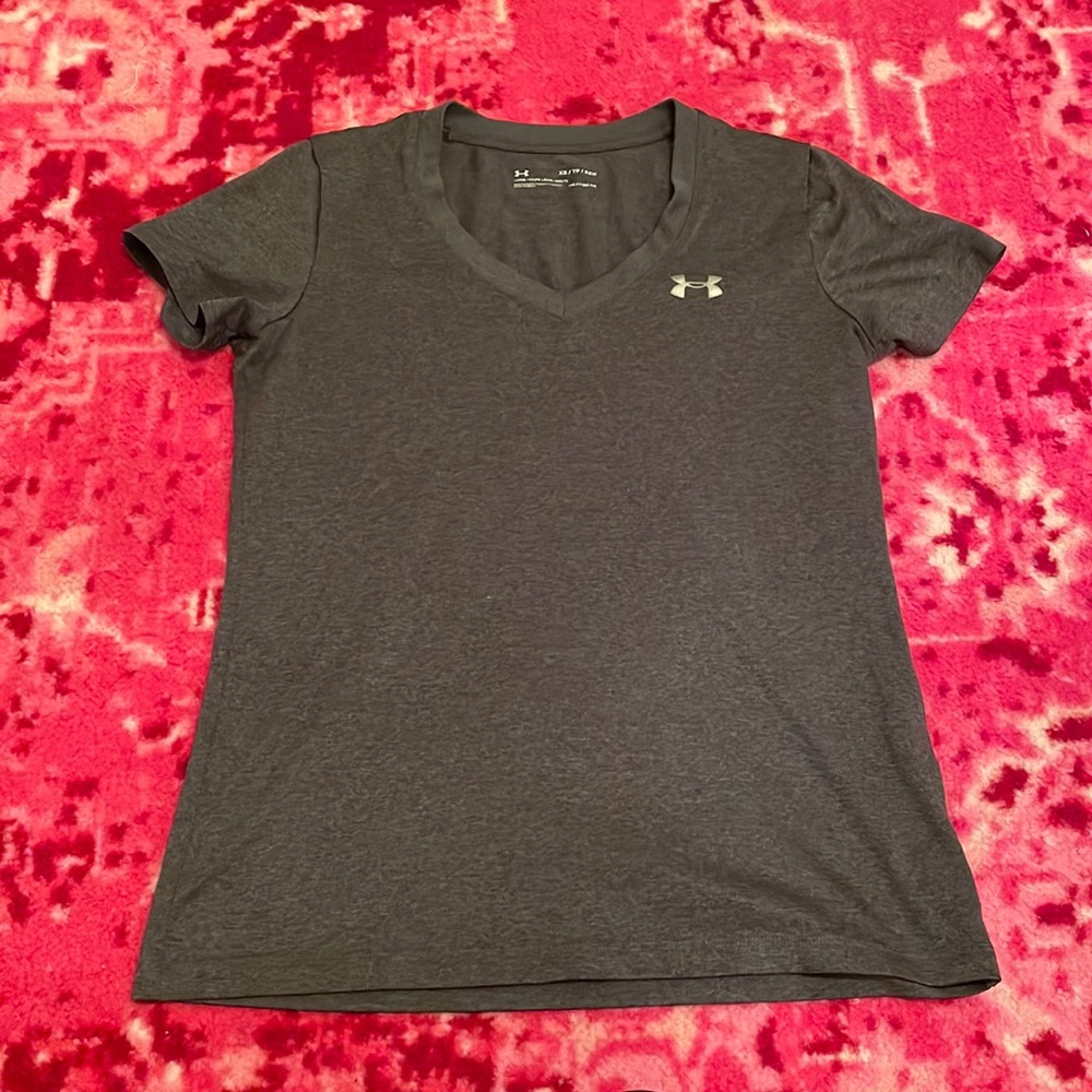 Under Armor Grey Women’s tee Size XS